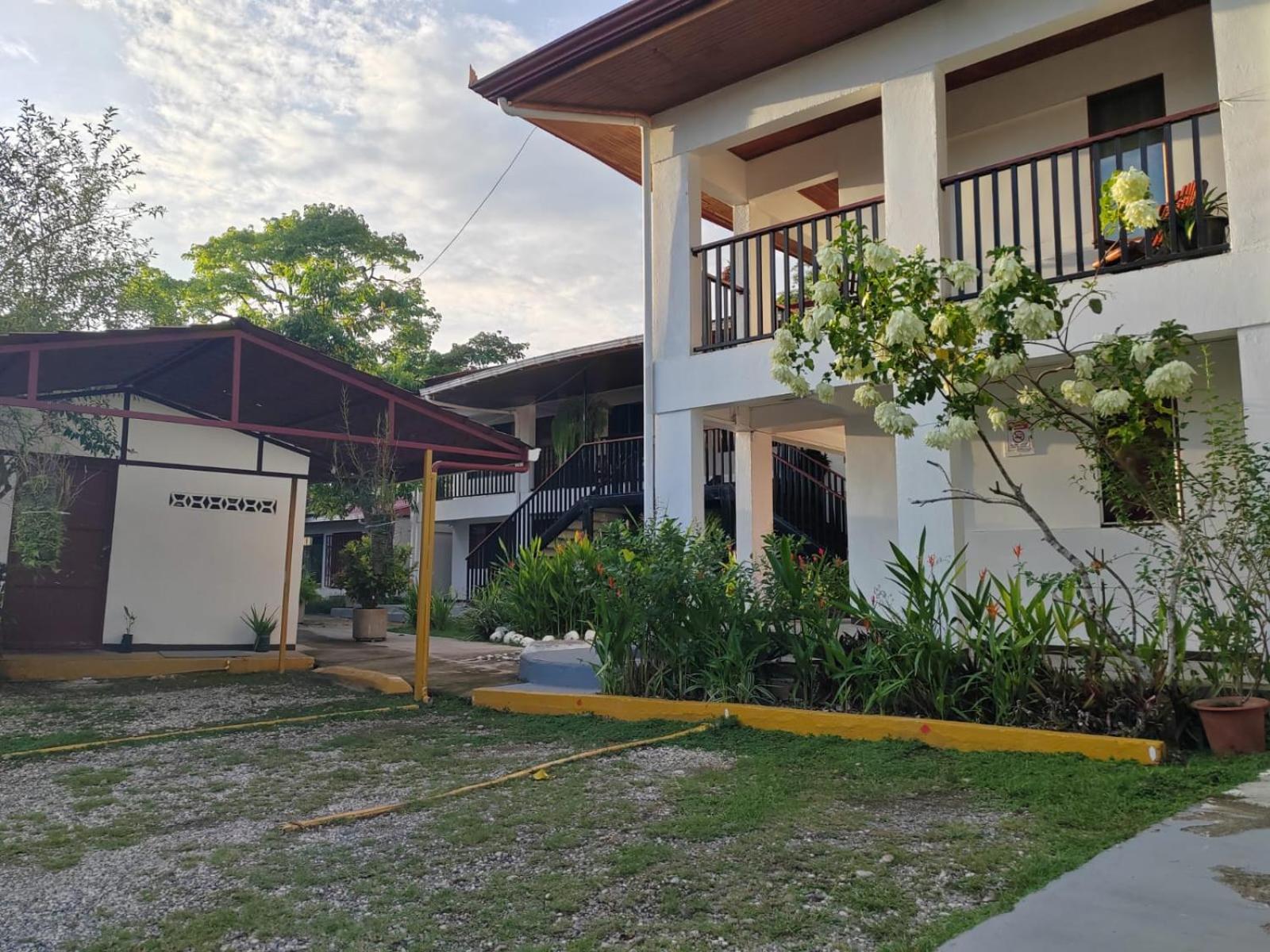 Hotel Pez Gallo Golfito Exteriör bild